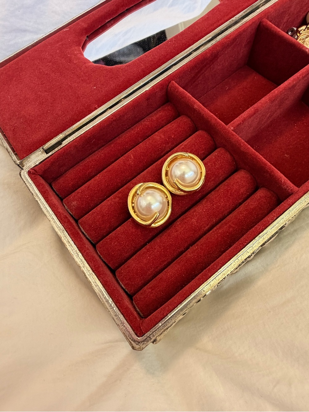Pearl Gold-Tone vintage Earrings